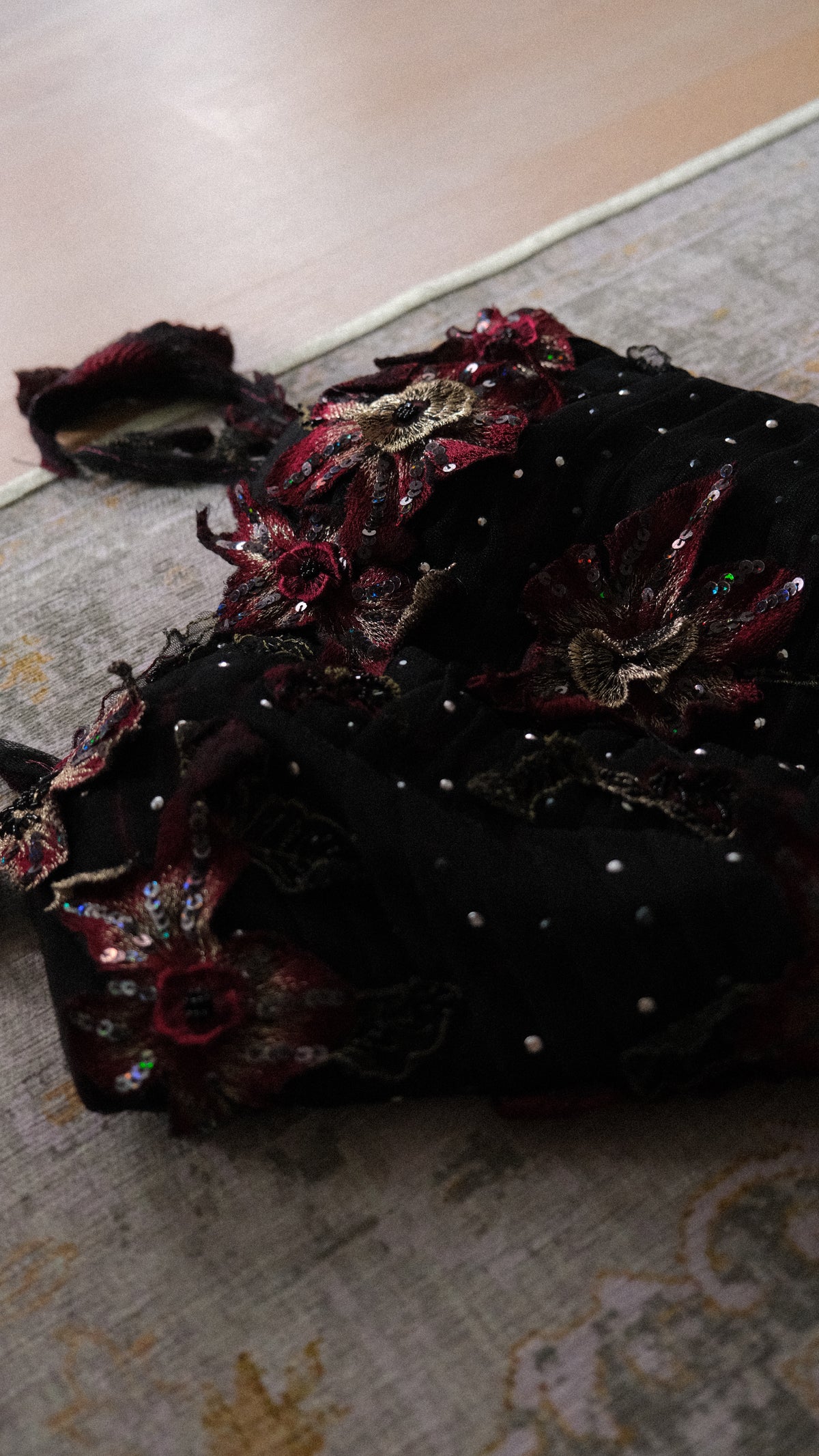 Vintage French burgundy floral dress (XS-S)