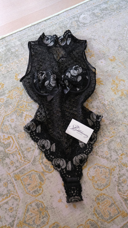Vintage French lace teddy (70C/32C)