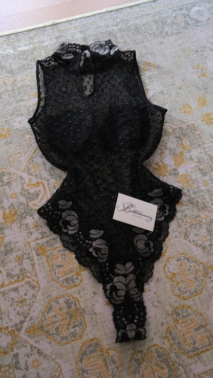 Vintage French lace teddy (70C/32C)
