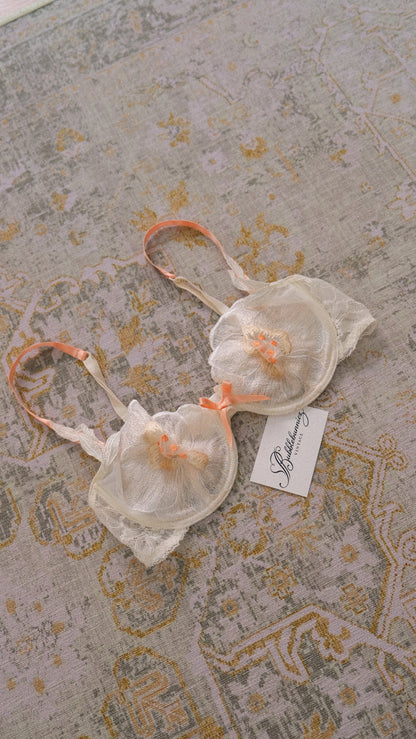 Vintage French white floral bra (80C/36C)