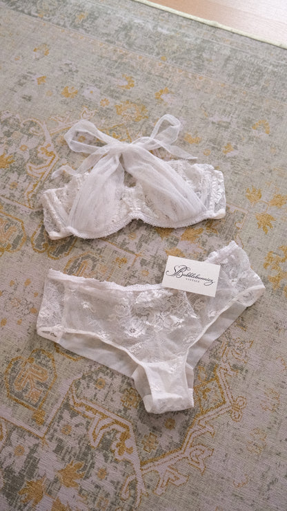 Vintage La Perla sheer bow lingerie set (80B/36B)