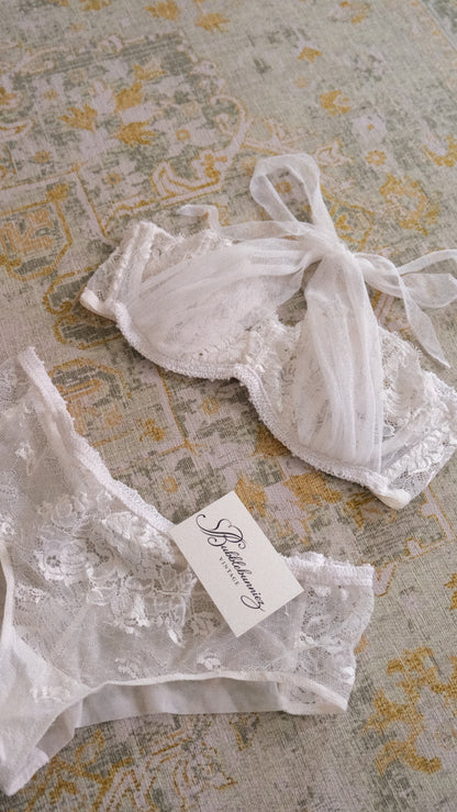 Vintage La Perla sheer bow lingerie set (80B/36B)