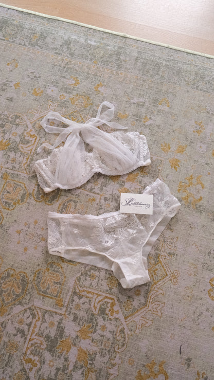 Vintage La Perla sheer bow lingerie set (80B/36B)