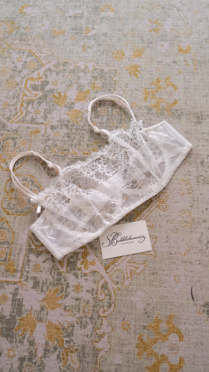 Vintage Italian white lace bra (80B/36B)