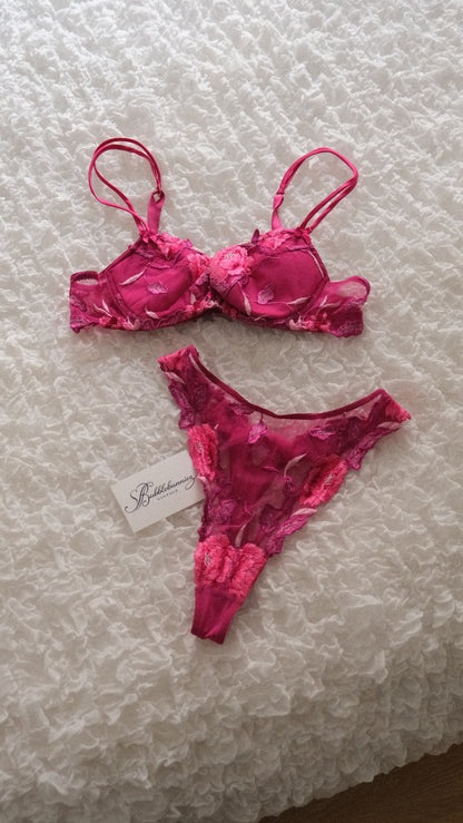 Vintage hotpink floral lingerie set (70B/32B)