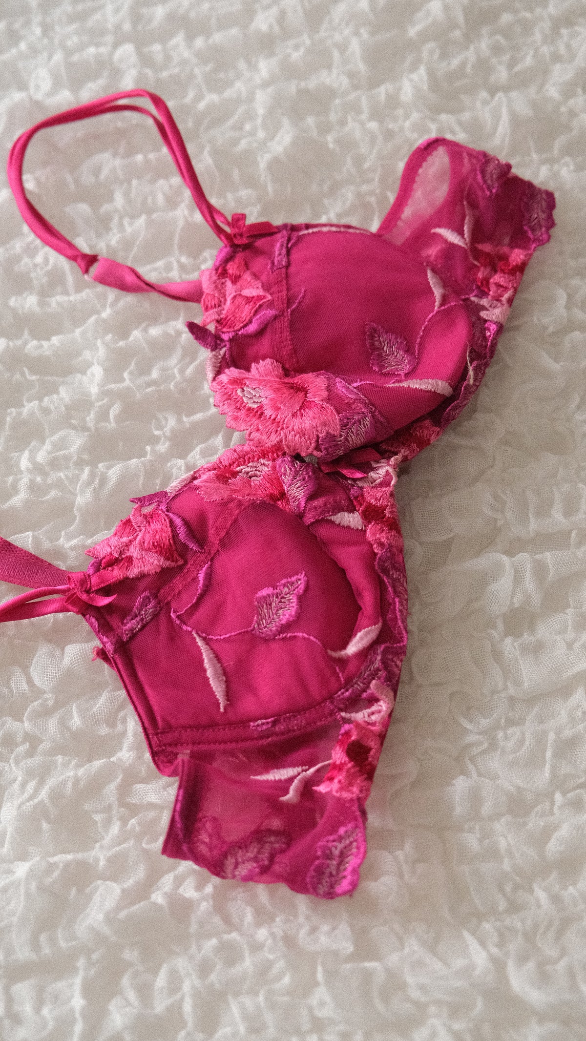 Vintage hotpink floral lingerie set (70B/32B)