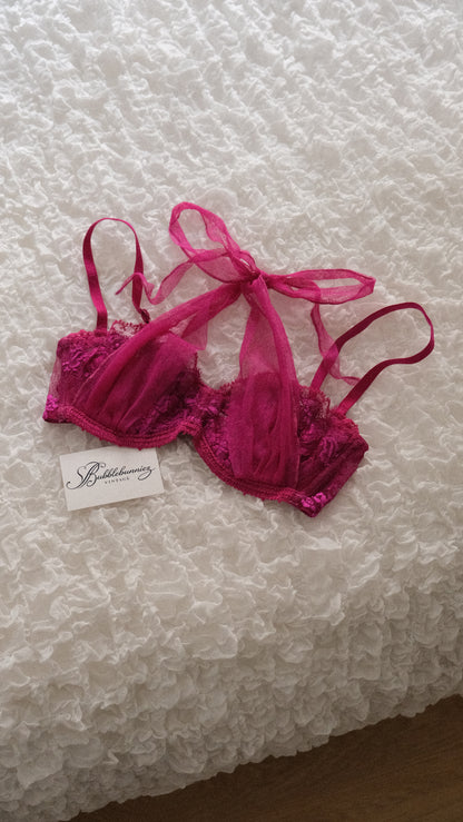 Vintage La Perla fuchsia sheer bow bra (34B/75B)