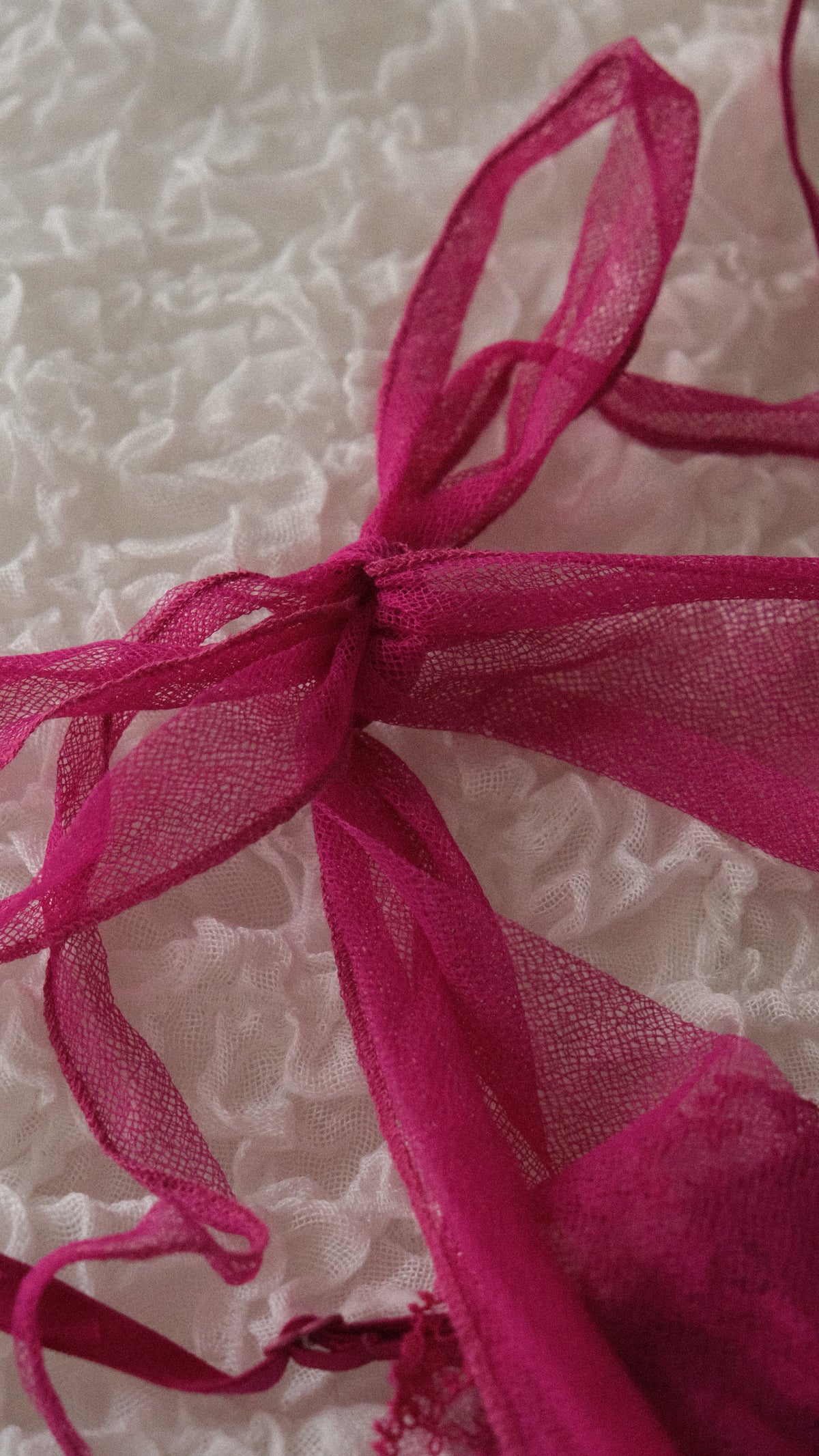 Vintage La Perla fuchsia sheer bow bra (34B/75B)