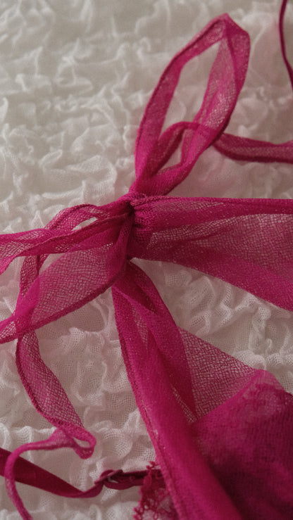 Vintage La Perla fuchsia sheer bow bra (34B/75B)