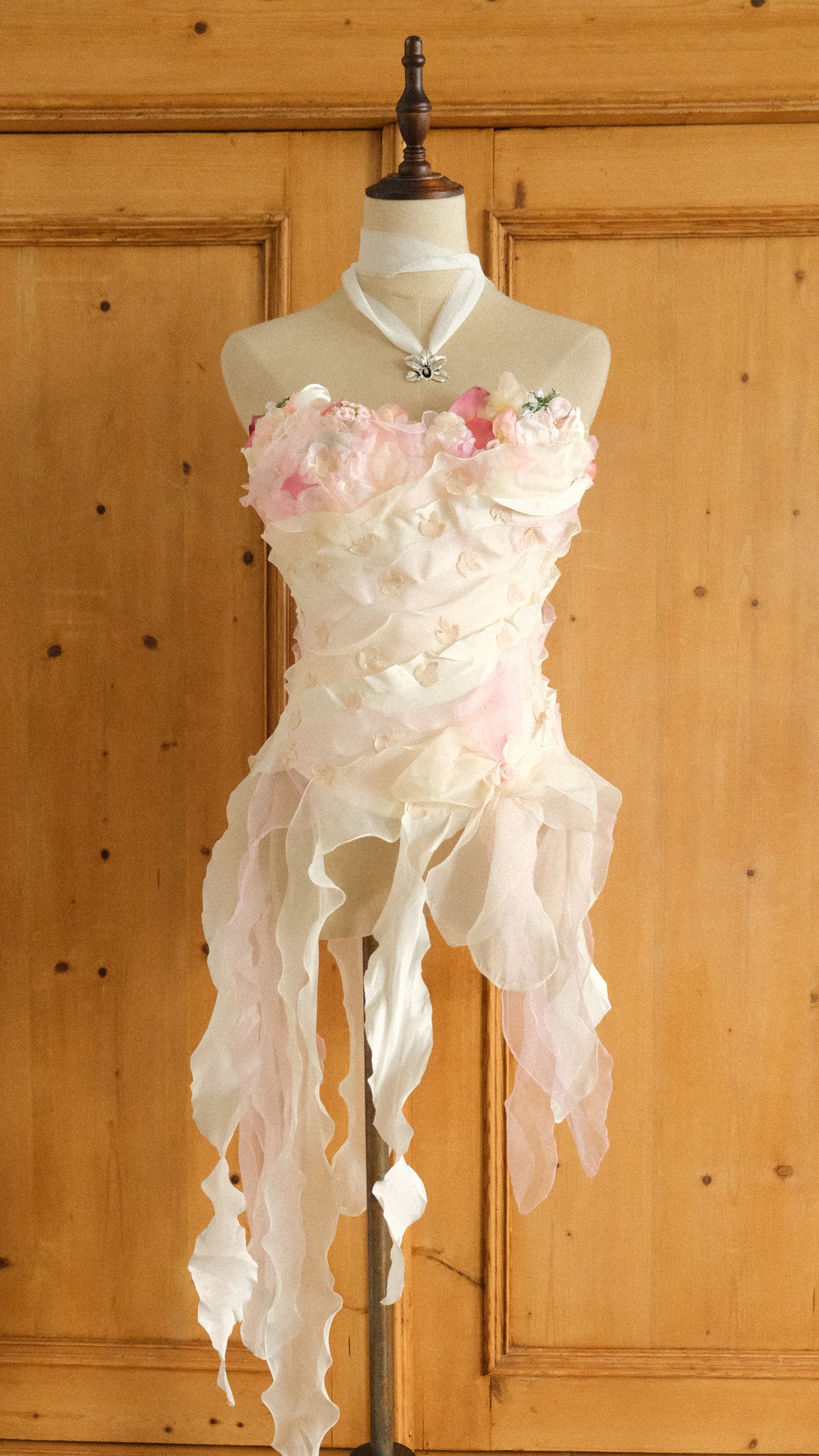 RARE Vintage floral bridal ruffle bustier (70C/32C)