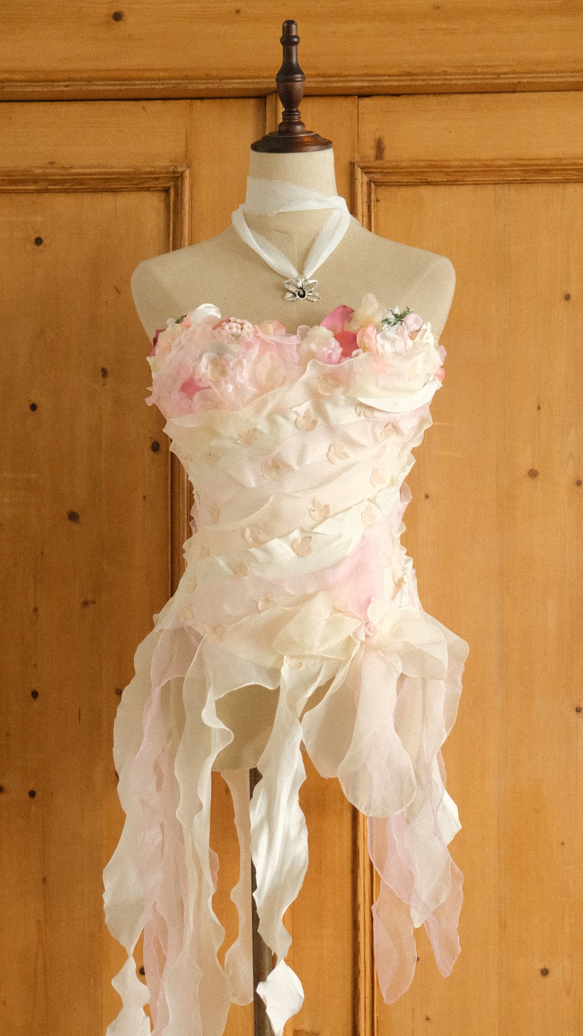 RARE Vintage floral bridal ruffle bustier (70C/32C)