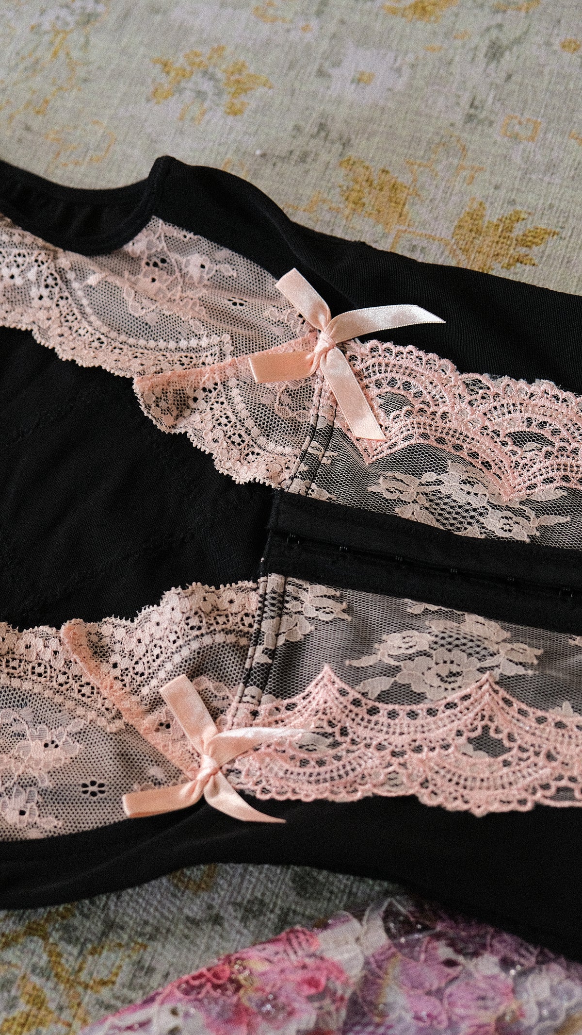 Vintage black and pink underbust (XS/S)