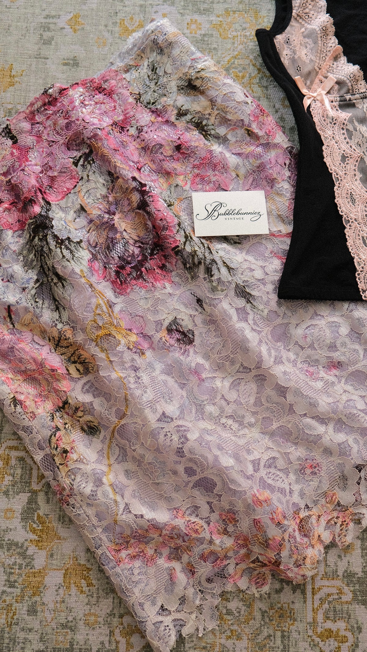 Vintage Italian dust pink lace pencil skirt (S/M)