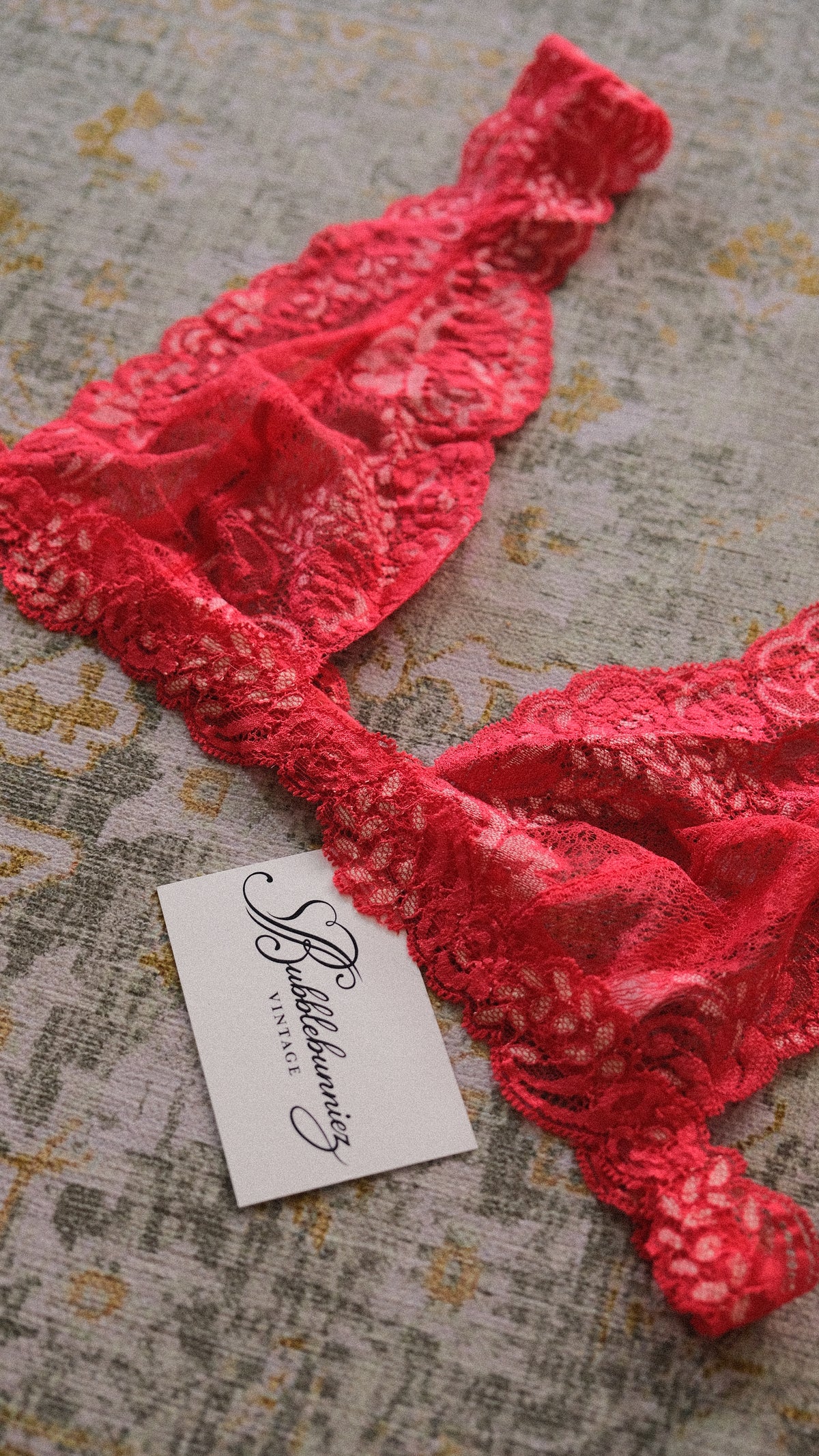 Vintage Malizia by La Perla berry red lace bralette (M-L)