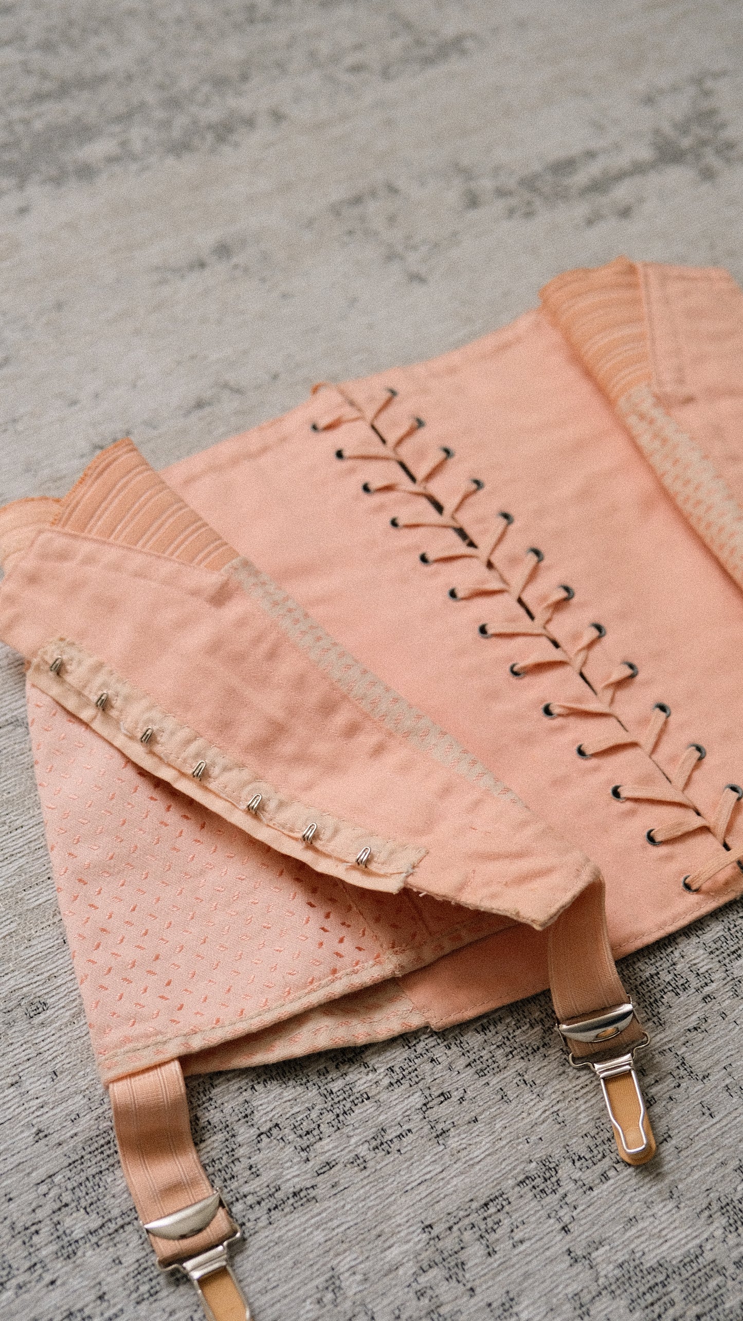 Antique Girdle skirt (S-M)