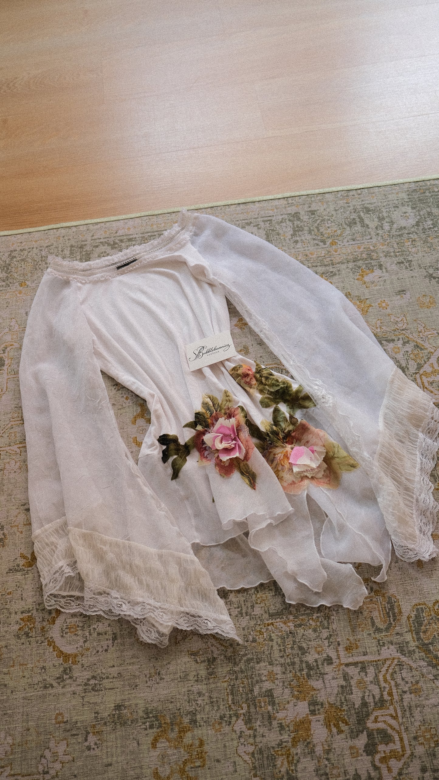 Vintage floral bell sleeve top (S/M-M)