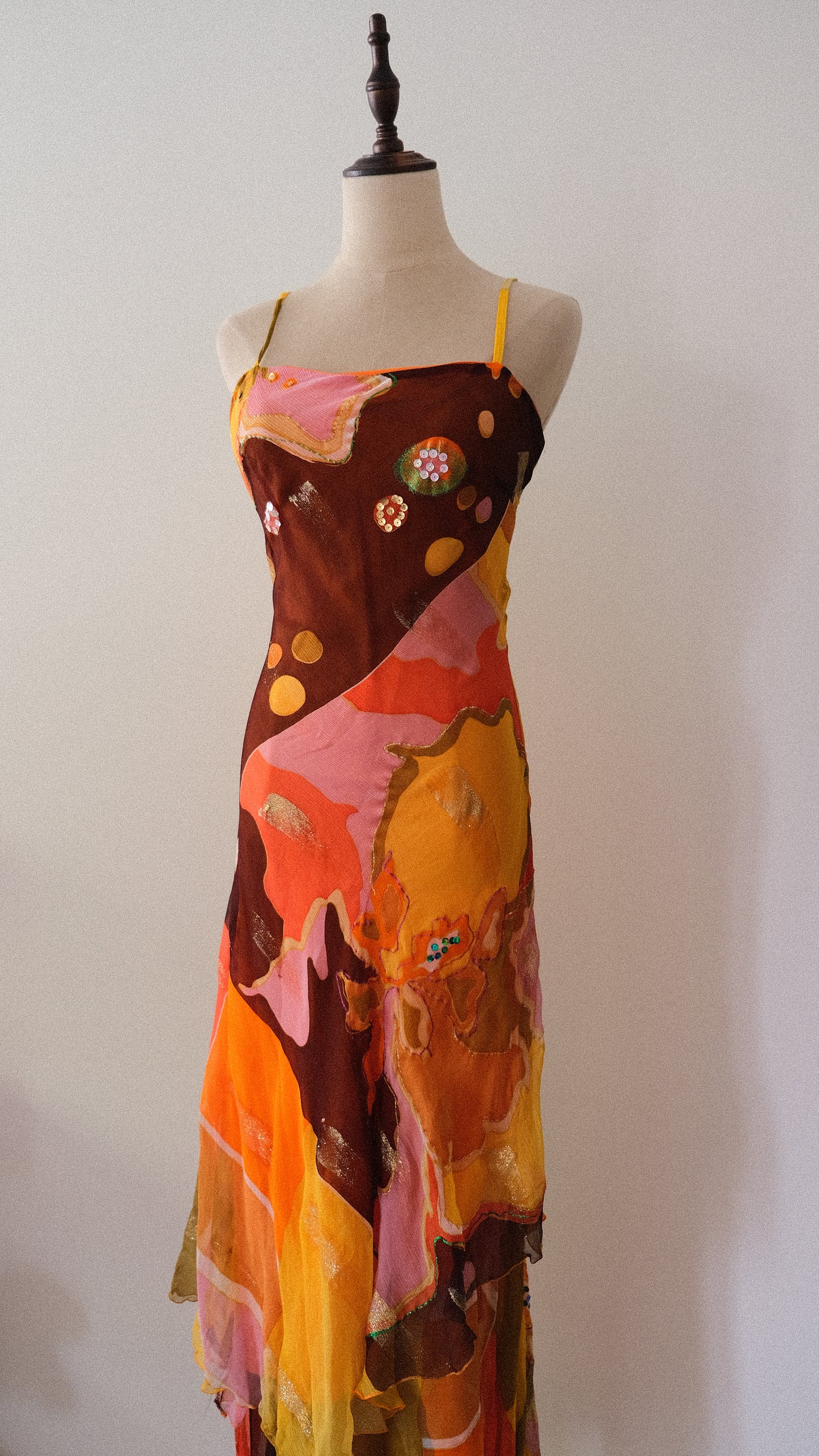 Vintage French dress with a golden touch (M-L)
