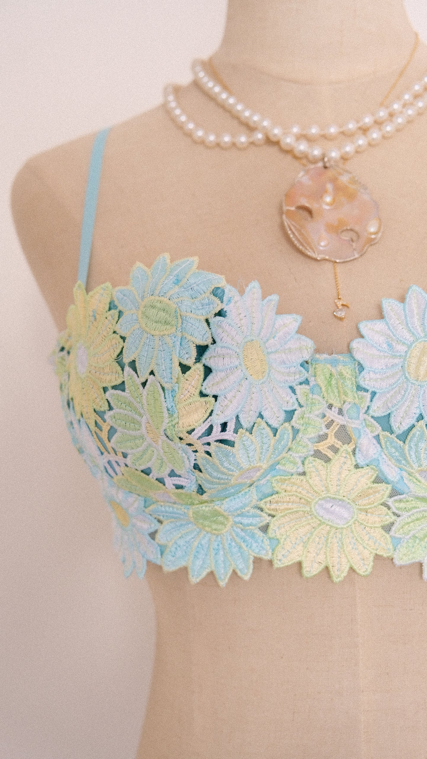 Vintage French Oceanic Florals balconette (34B/75B)