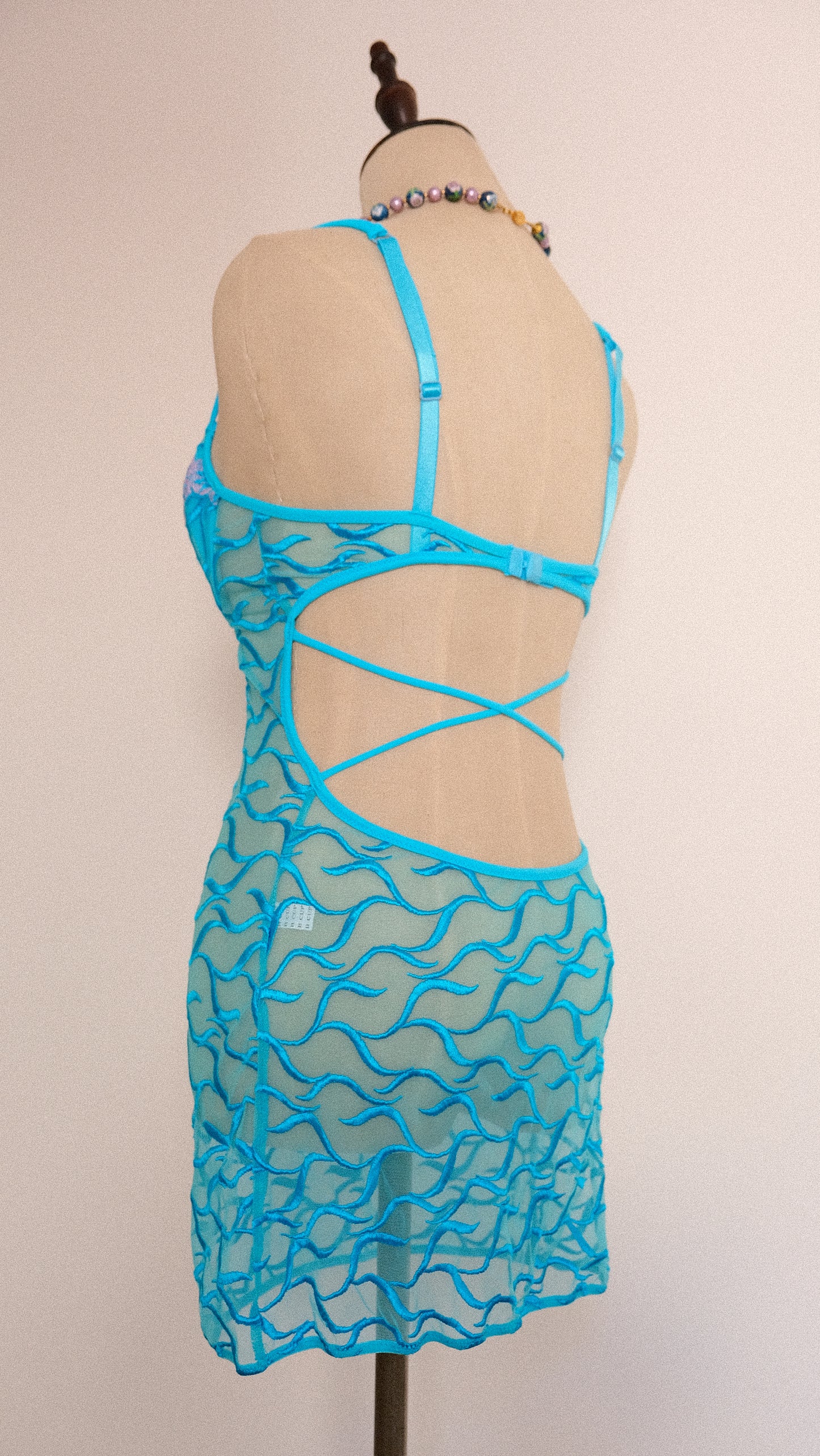 A dive into a tropical ocean set (75/34, B cup)