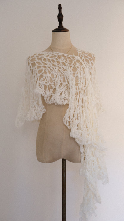 Fairytale knitted poncho (universal sizing)
