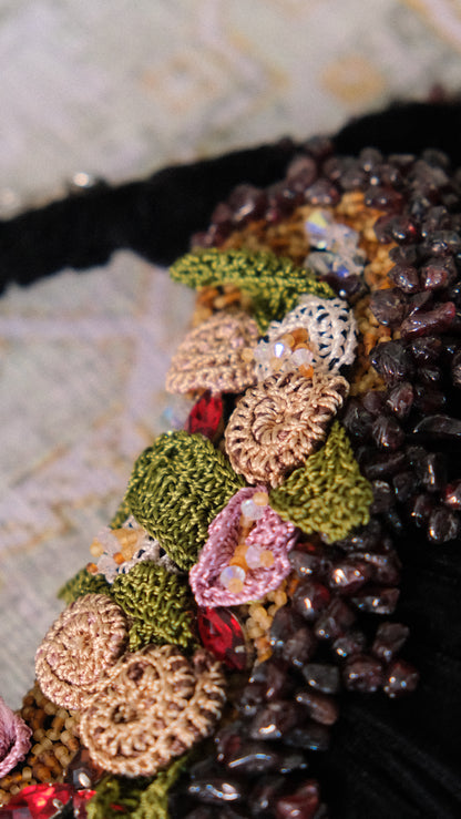RARE Vintage velours floral clutch