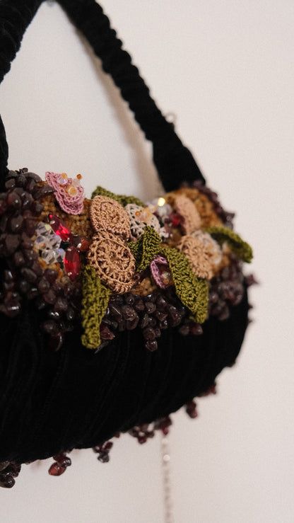 RARE Vintage velours floral clutch