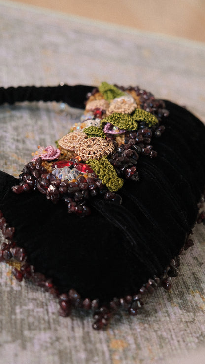 RARE Vintage velours floral clutch