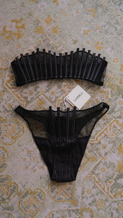 Vintage NWT La Perla Graphique set (34B/75B)