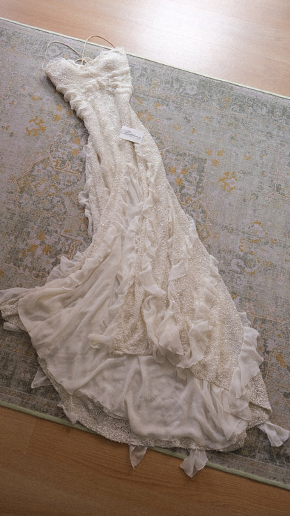 Vintage Spanish bridal mermaid dress (S-S/M)
