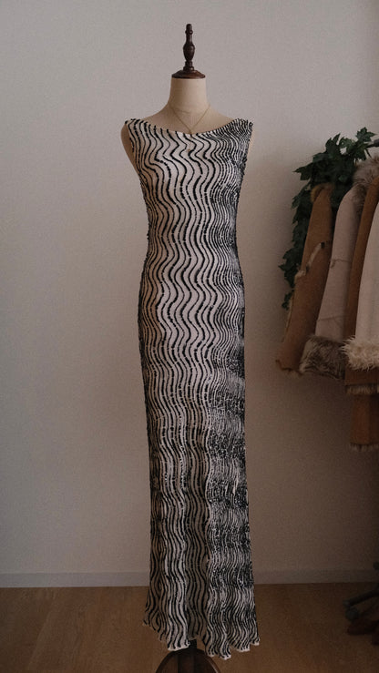 Vintage Spanish black and white sequin dress (M-L)