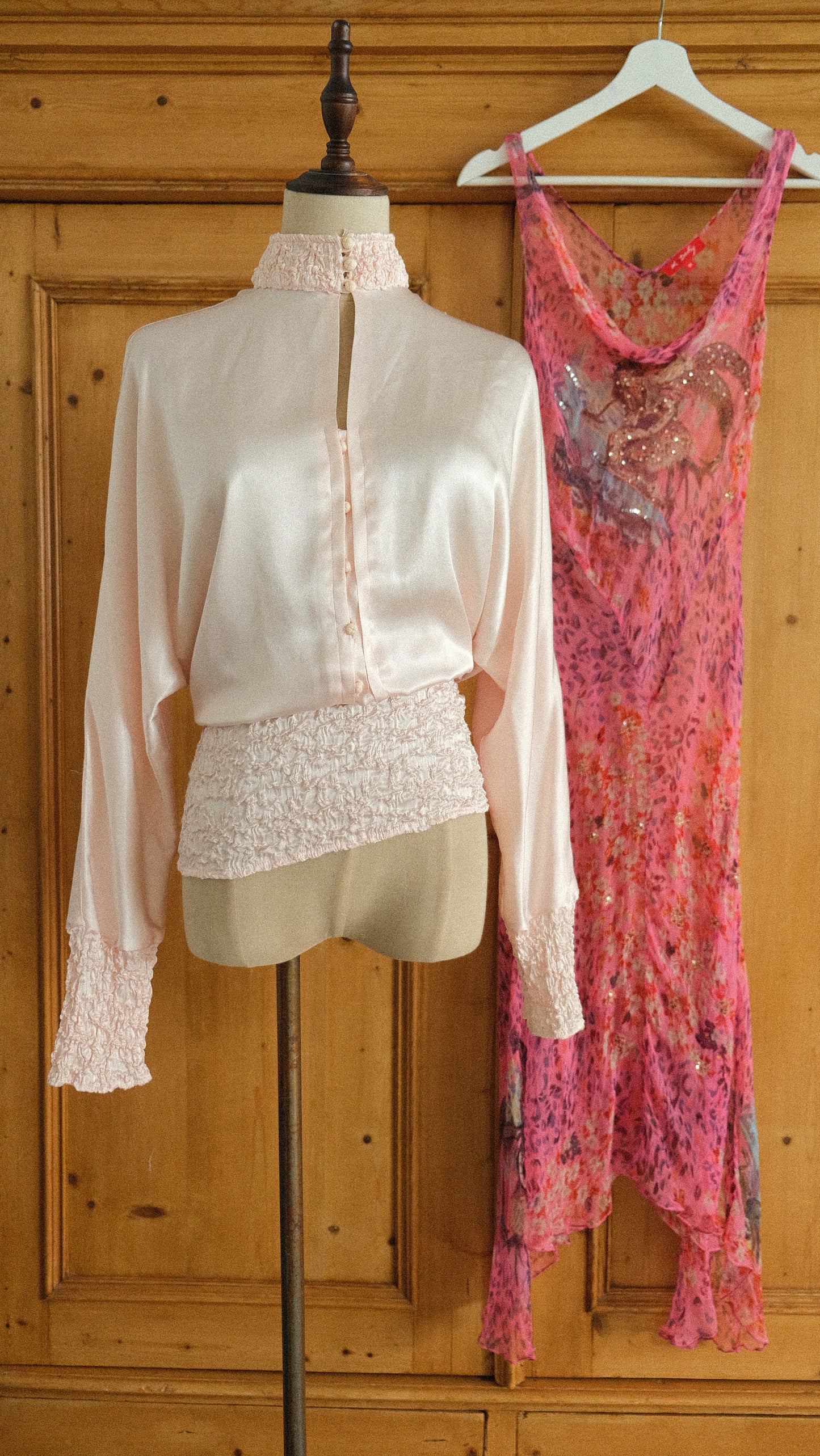 Vintage French soft pink long sleeve (M-L)