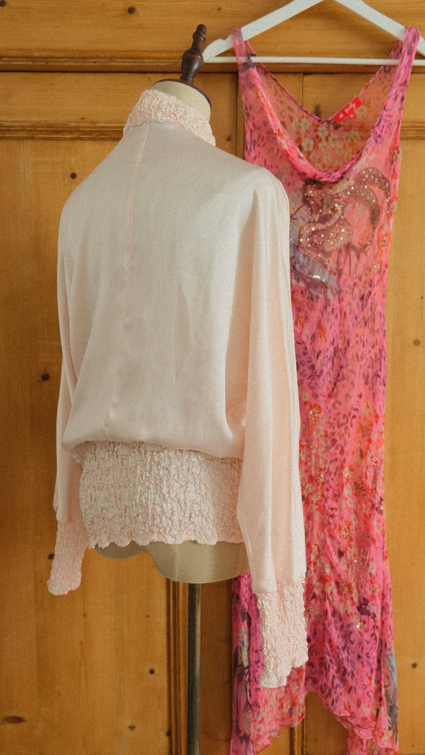 Vintage French soft pink long sleeve (M-L)