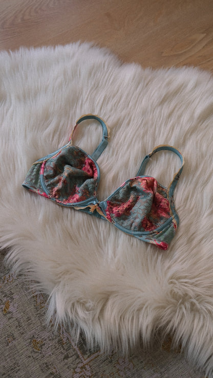 Vintage siren bra (36B/80B)