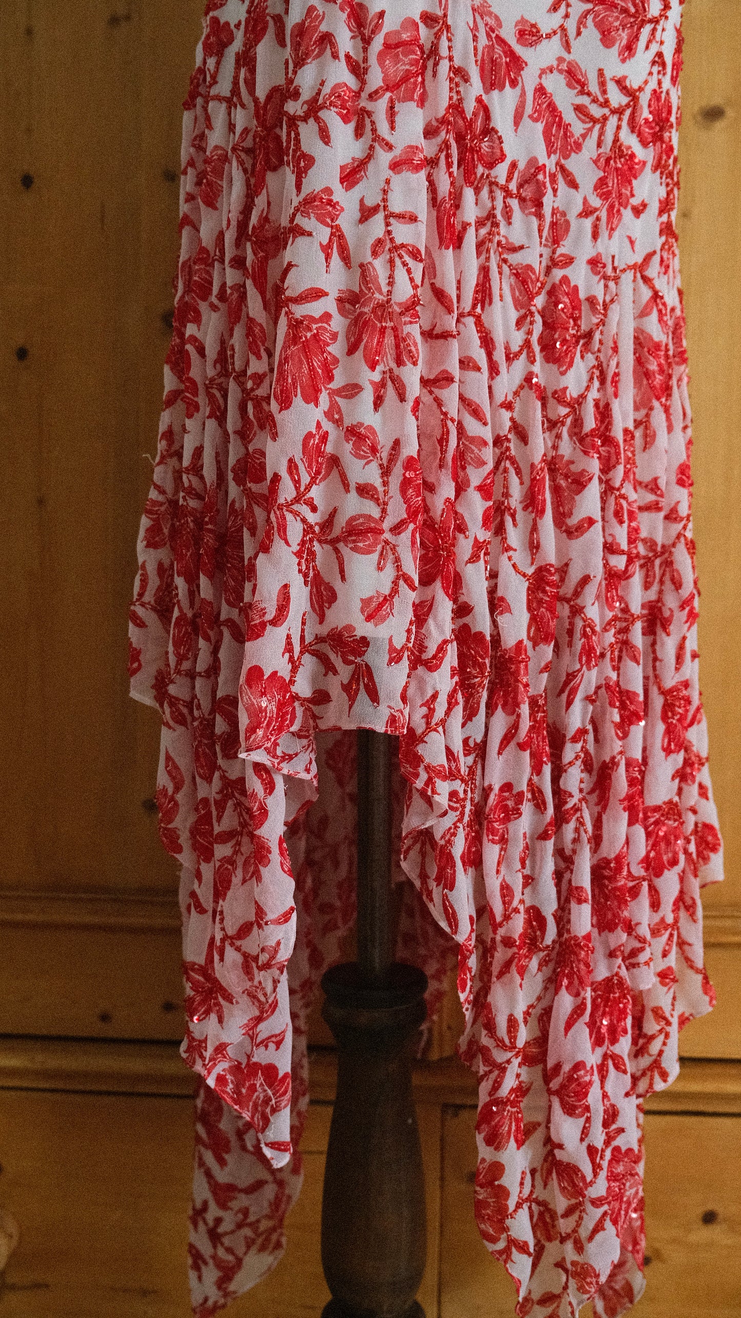 Vintage embellished white & red flutter dress (S/M-M)