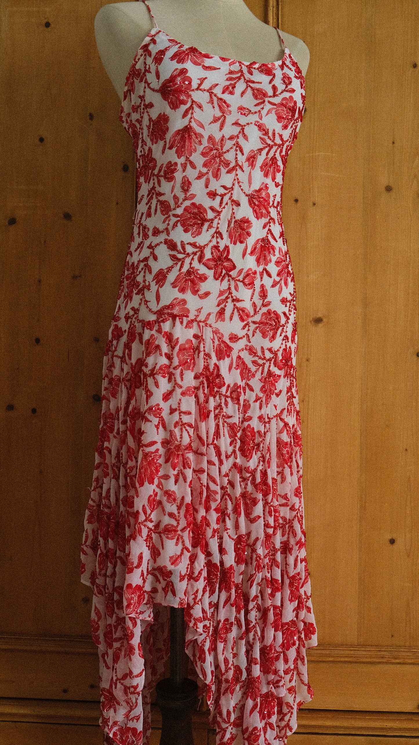 Vintage embellished white & red flutter dress (S/M-M)