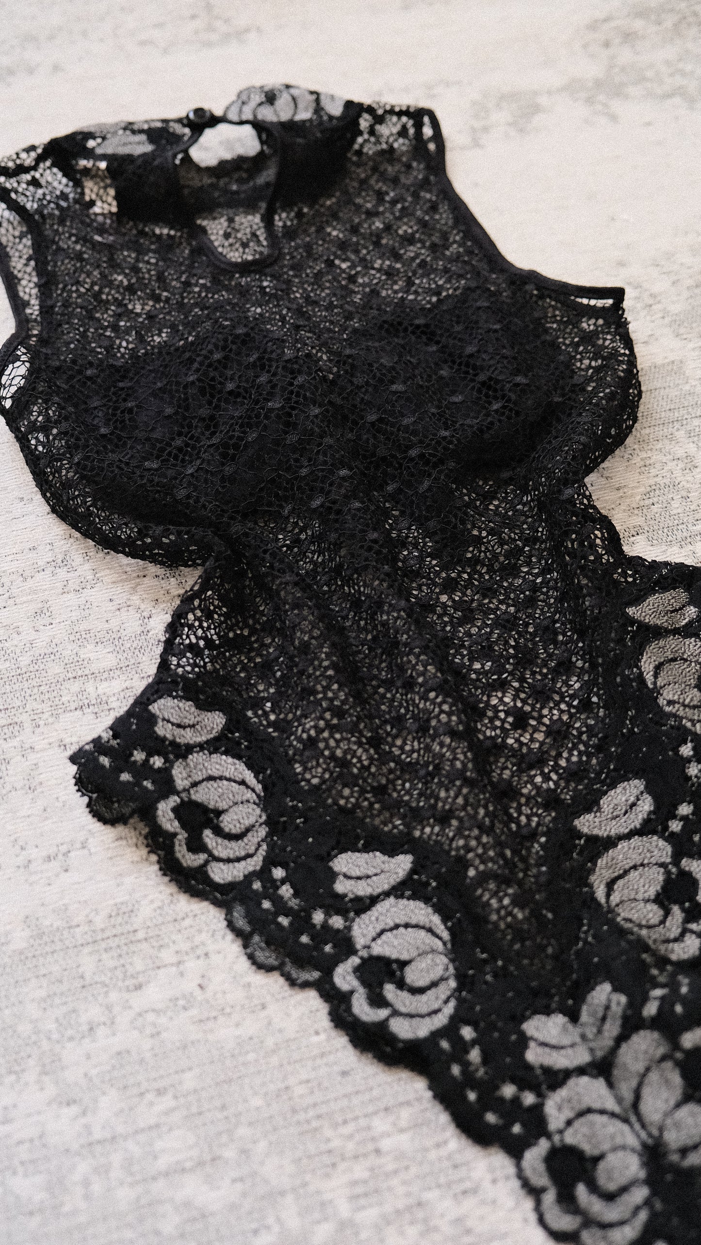 Vintage French lace body (32C/70C)