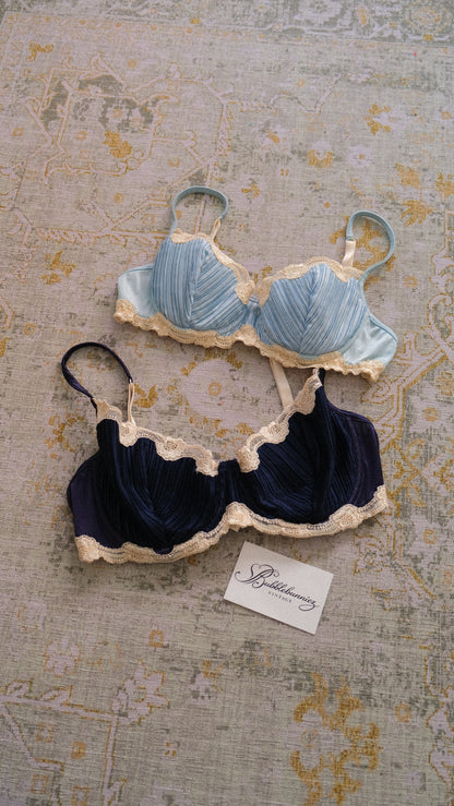 Vintage 1996s baby blue pleated La Perla bra (32/70, A/B cup)