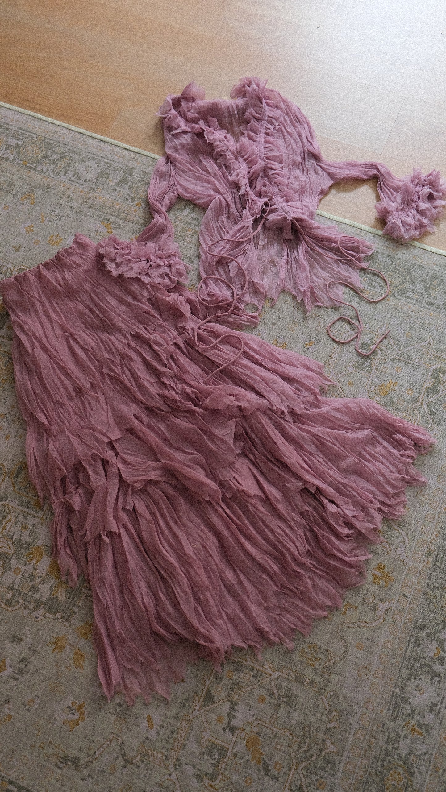 Dusty pink fairytale ruffle set: blouse & ruffled skirt (M)