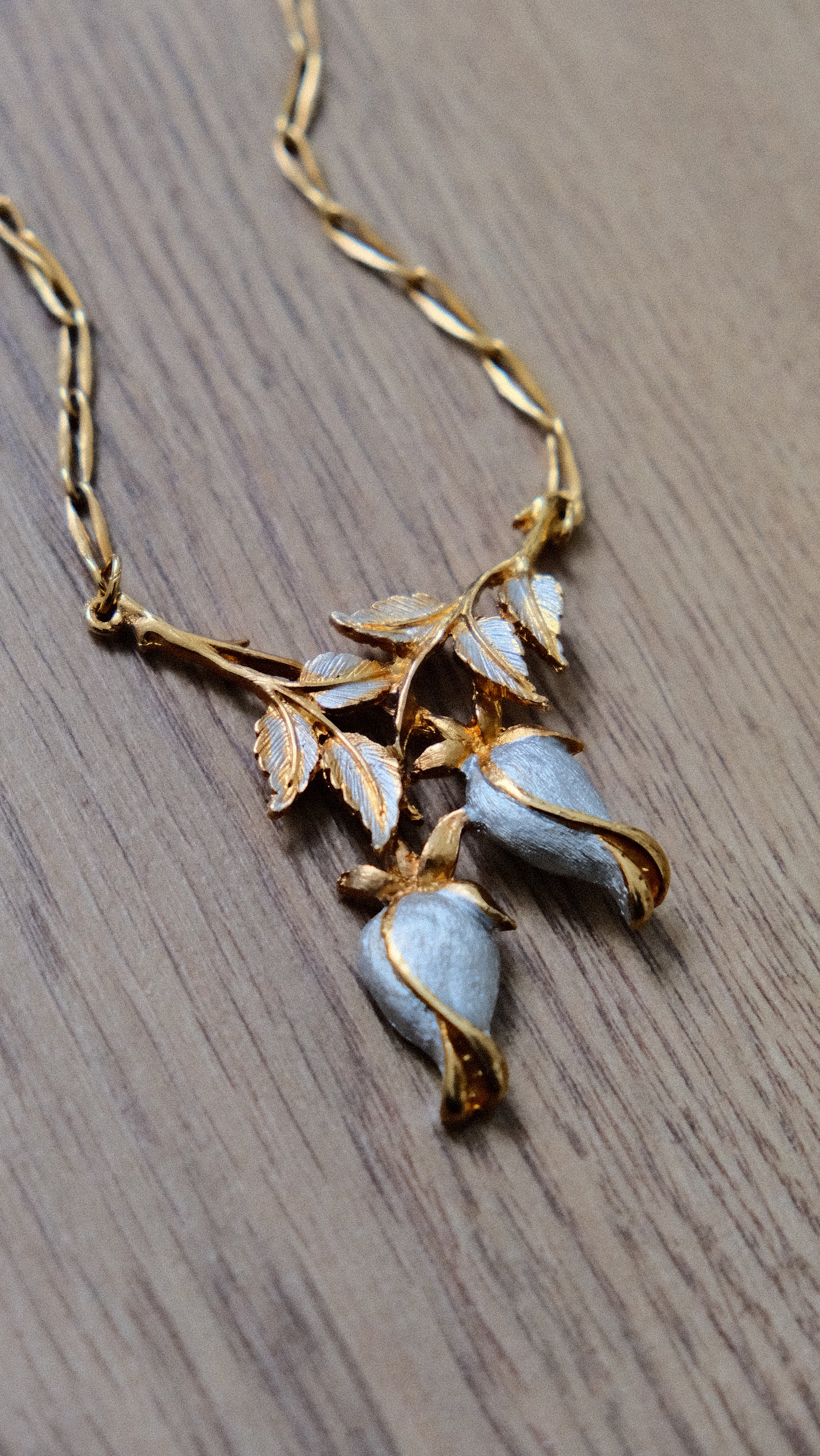 Fae’s Tullip necklace