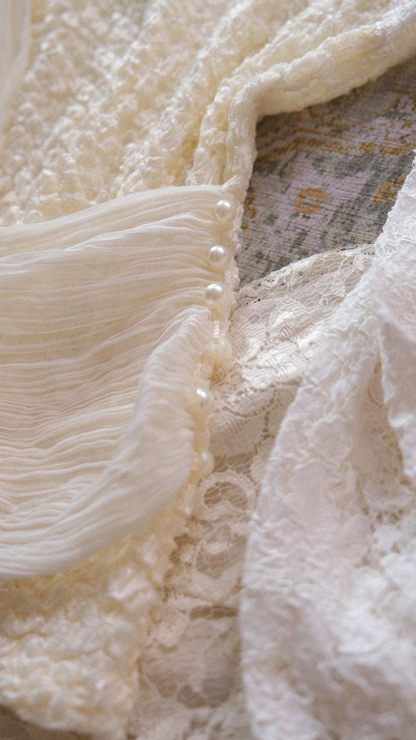 Vintage ivory lace long sleeve