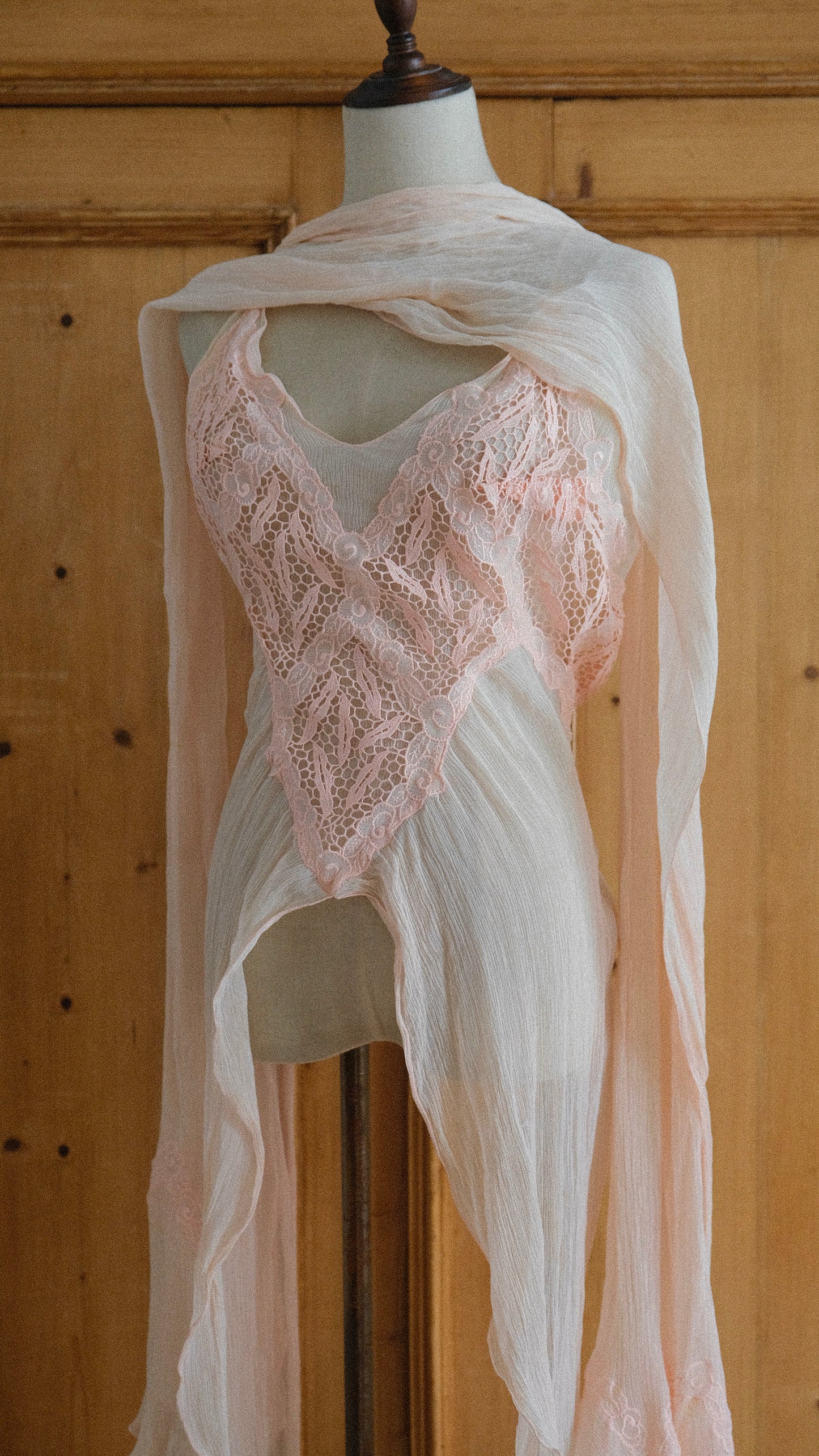 Vintage soft pink open back top with scarf (XS-M)