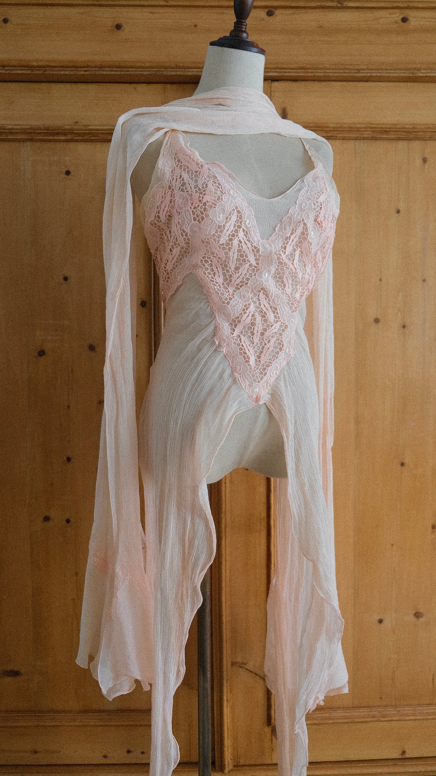 Vintage soft pink open back top with scarf (XS-M)