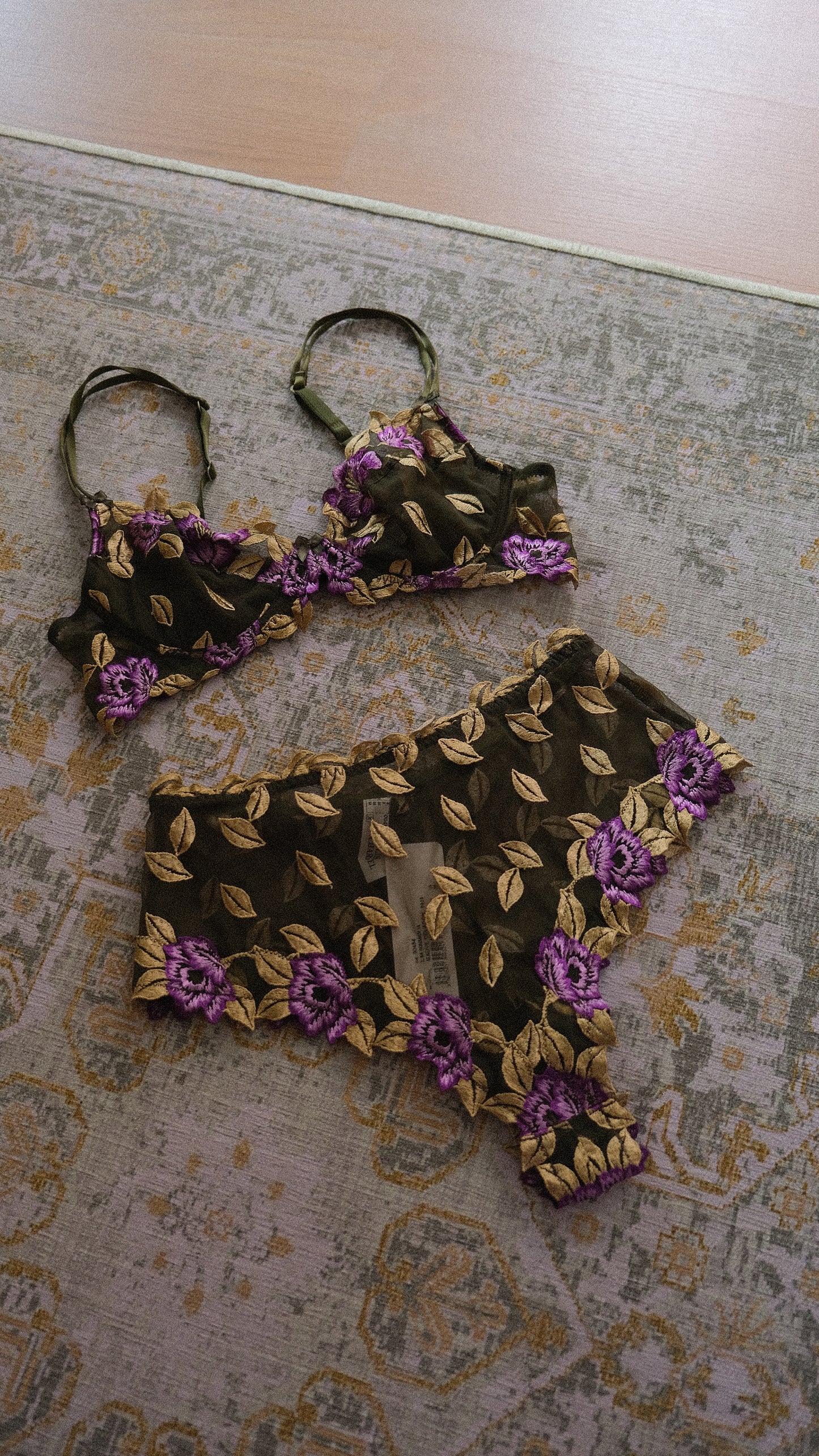 Forest florals NWT vintage French set (36/80 B, M)