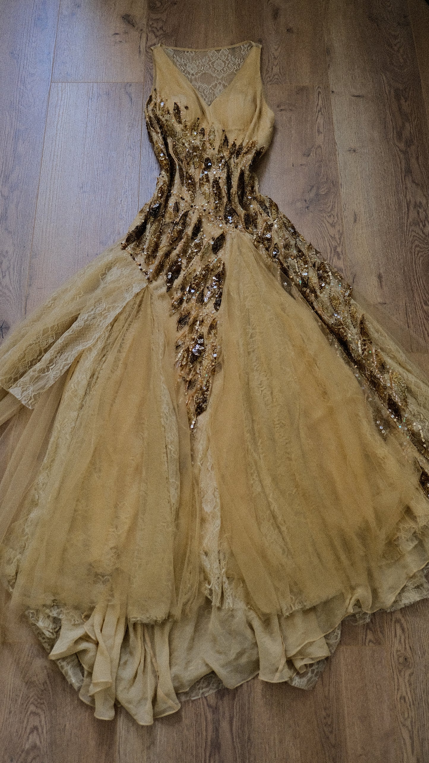 Spanish Dust of Gold evening gown (M)