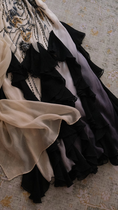 Black and white vintage Spanish ruffle dress (S-M)