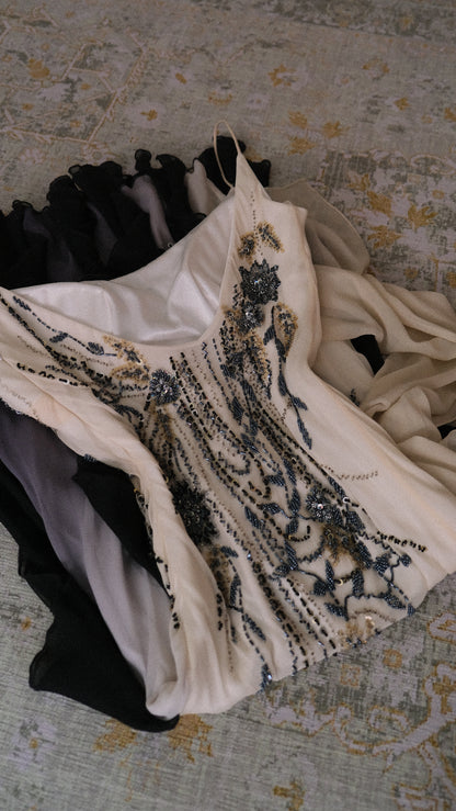 Black and white vintage Spanish ruffle dress (S-M)