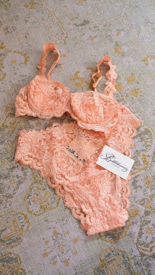 Vintage peachy NWT La Perla lingerie set (34B/75B)