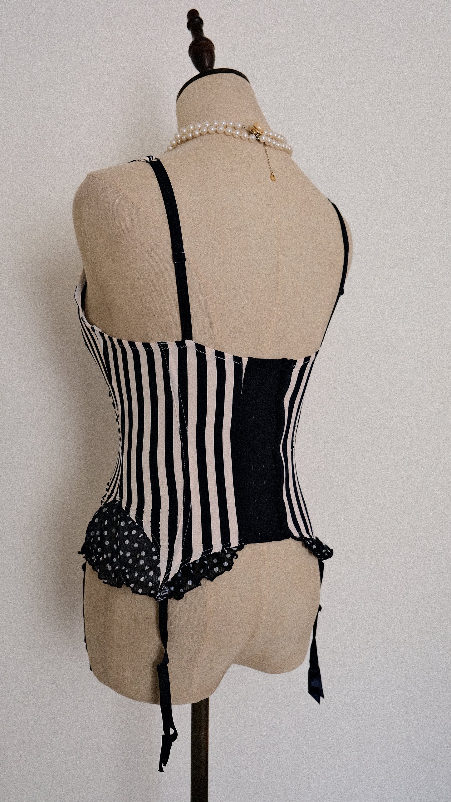 Chantal Thomass Polkadot ruffle corset (70B/32B)