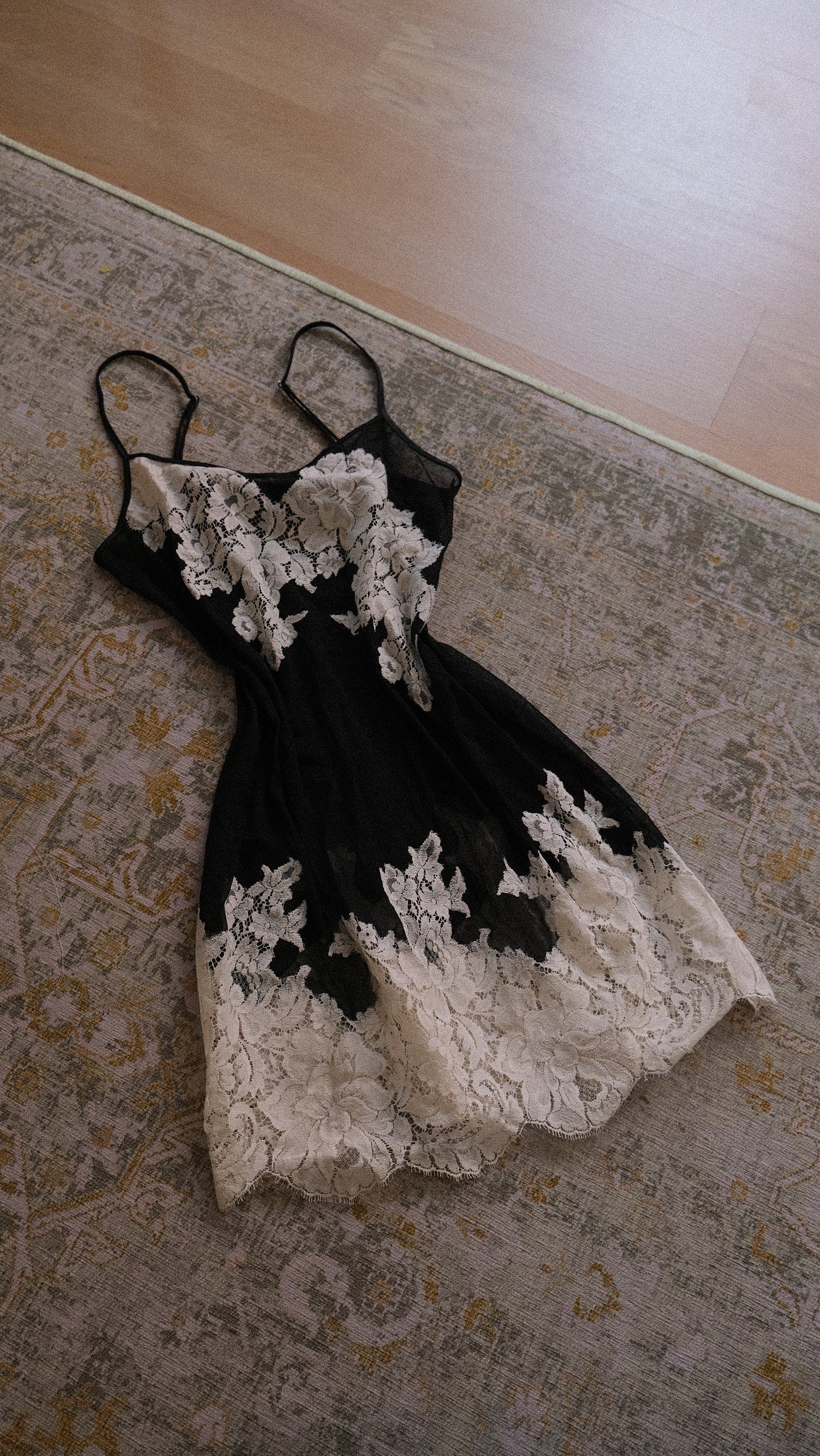 Vintage French black and white babydoll (S-M)