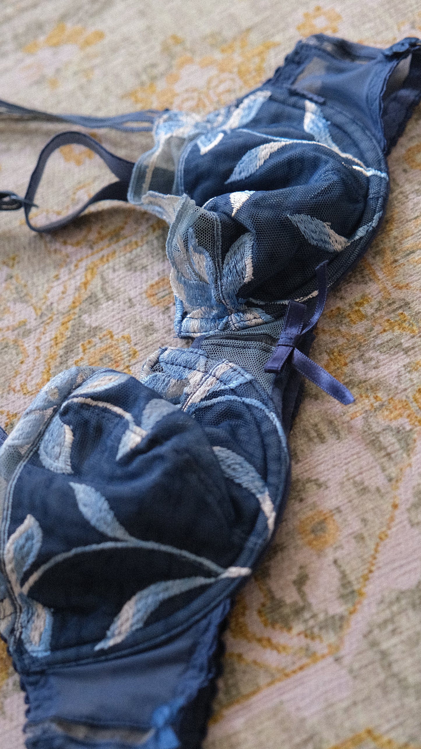Vintage deep blue floral lingerie set (75B/34B)